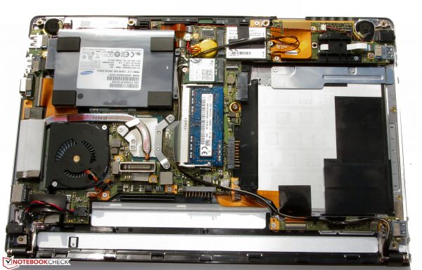 csm Fujitsu Lifebook S935 Innereien d0df2813a9 600x385 - لپ تاپ فوجیتسو لایف بوک Fujitsu Lifebook S935 استوک