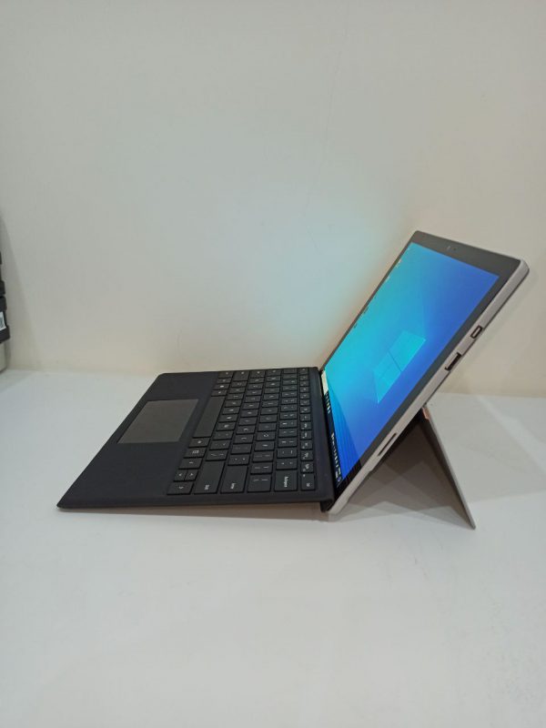 photo 2022 07 12 22 58 19 600x800 - لپتاپ سرفیس پرو Microsoft Surface Pro 5 پردازنده Core i7